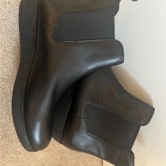 FitFlop Black Leather Chelsea Boots – Size US 9 / EU 41 Comfort Technology - Picture 4 of 7